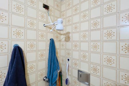 Casa à venda com 83m², 3 quartos e sem vaga Casa à venda com 83m², 3 quartos e sem vagaBanheiro