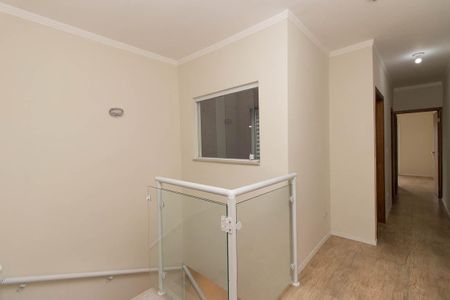 Casa à venda com 100m², 3 quartos e 2 vagasEscada