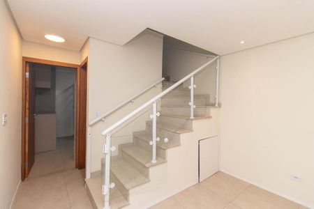 Casa à venda com 100m², 3 quartos e 2 vagasEscada