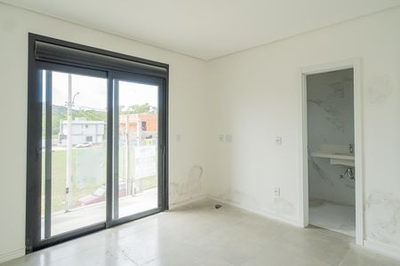 Casa de condomínio à venda com 115m², 3 quartos e 2 vagasSuíte