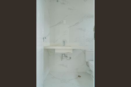 Casa de condomínio à venda com 115m², 3 quartos e 2 vagas Casa de condomínio à venda com 115m², 3 quartos e 2 vagasBanheiro da Suíte