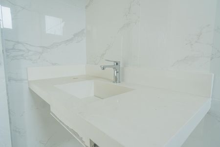 Casa de condomínio à venda com 115m², 3 quartos e 2 vagas Casa de condomínio à venda com 115m², 3 quartos e 2 vagasBanheiro da Suíte