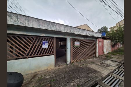 Casa à venda com 240m², 2 quartos e 2 vagasFachada