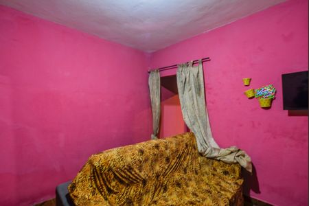 Casa à venda com 240m², 2 quartos e 2 vagasSala