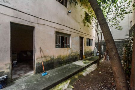Casa à venda com 240m², 2 quartos e 2 vagasQuintal