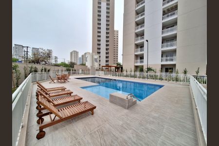 Apartamento à venda com 34m², 2 quartos e sem vagaÁrea comum - Piscina