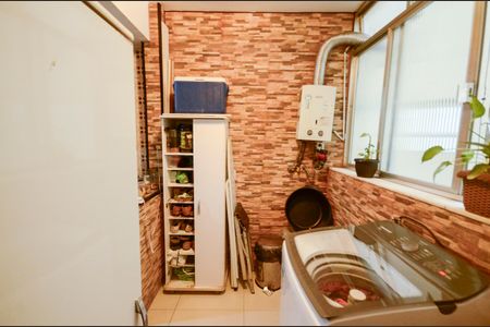 Apartamento à venda com 77m², 3 quartos e 1 vagaÁrea de Serviço