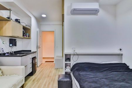 Studio à venda com 26m², 1 quarto e sem vaga Studio à venda com 26m², 1 quarto e sem vagaStudio - Quarto e Cozinha