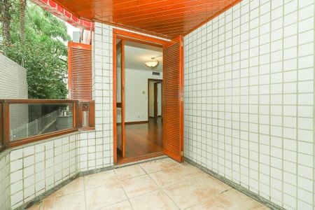 Apartamento à venda com 237m², 3 quartos e 2 vagasVaranda da Suíte