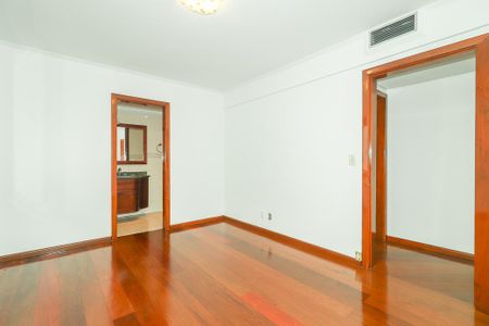 Apartamento à venda com 237m², 3 quartos e 2 vagasQuarto Suíte 2