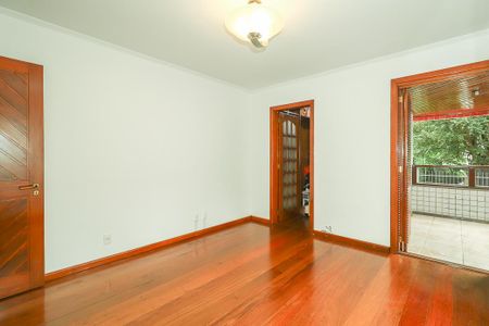 Apartamento à venda com 237m², 3 quartos e 2 vagasQuarto Suíte