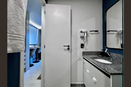 Studio para alugar com 25m², 0 quarto e sem vaga Studio para alugar com 25m², 0 quarto e sem vagaBanheiro