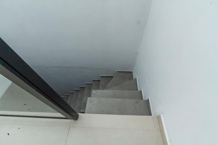 Casa à venda com 148m², 3 quartos e 2 vagasEscada