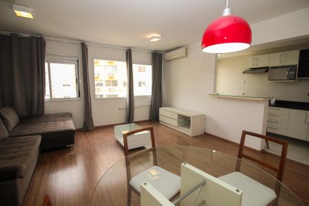 Apartamento à venda com 67m², 2 quartos e 1 vagaSala