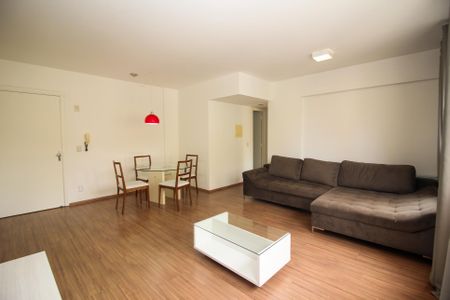 Apartamento à venda com 67m², 2 quartos e 1 vagaSala