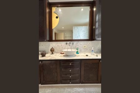 Apartamento para alugar com 237m², 3 quartos e sem vagaBanheiro Social