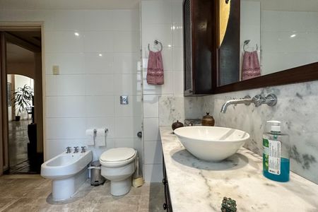 Apartamento para alugar com 237m², 3 quartos e sem vagaBanheiro Social