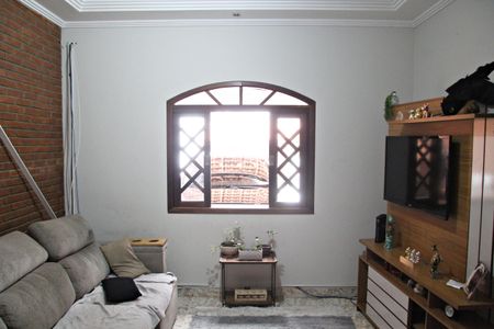 Casa à venda com 250m², 3 quartos e 6 vagasSala