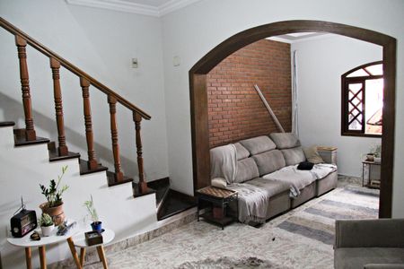 Casa à venda com 250m², 3 quartos e 6 vagasSala