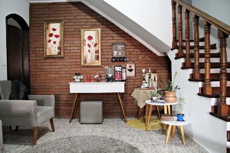 Casa à venda com 250m², 3 quartos e 6 vagasSala