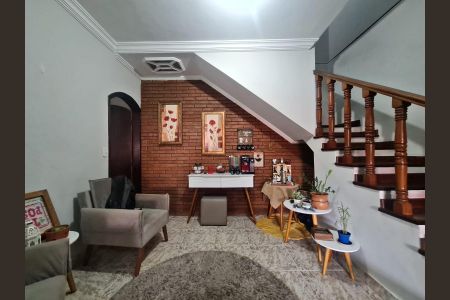 Casa à venda com 250m², 3 quartos e 6 vagas Casa à venda com 250m², 3 quartos e 6 vagasSala