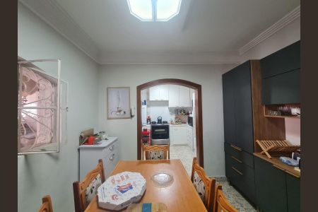 Casa à venda com 250m², 3 quartos e 6 vagas Casa à venda com 250m², 3 quartos e 6 vagasCozinha