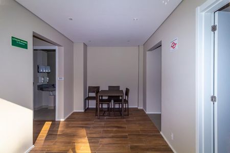 Apartamento para alugar com 32m², 2 quartos e sem vaga Apartamento para alugar com 32m², 2 quartos e sem vagaÁrea comum - Salão de festas