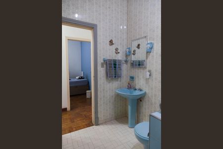 Casa à venda com 500m², 5 quartos e 5 vagas Casa à venda com 500m², 5 quartos e 5 vagasBanheiro