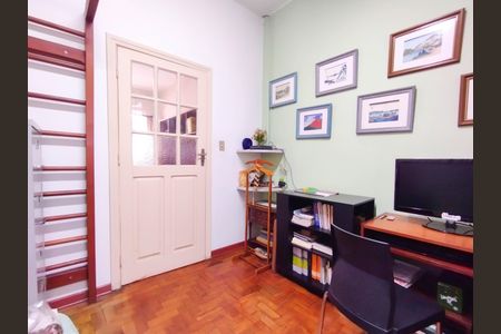 Casa à venda com 500m², 5 quartos e 5 vagas Casa à venda com 500m², 5 quartos e 5 vagasQuarto 5