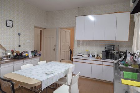 Casa à venda com 500m², 5 quartos e 5 vagas Casa à venda com 500m², 5 quartos e 5 vagasCozinha