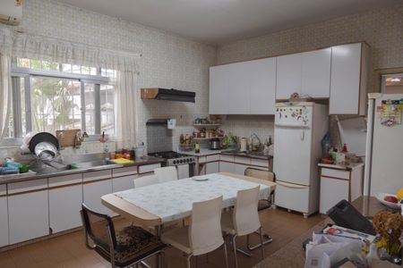 Casa à venda com 500m², 5 quartos e 5 vagas Casa à venda com 500m², 5 quartos e 5 vagasCozinha