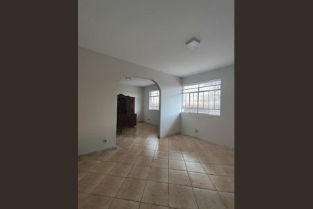 Apartamento para alugar com 250m², 5 quartos e sem vagaSala
