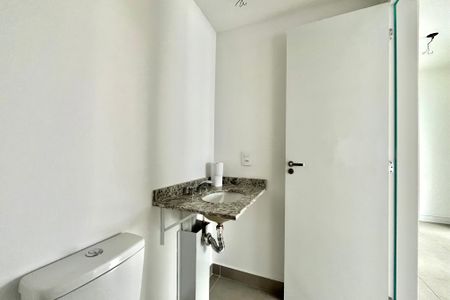 Studio à venda com 28m², 1 quarto e sem vaga Studio à venda com 28m², 1 quarto e sem vagaBanheiro