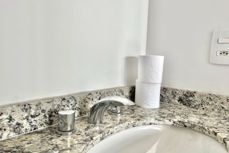 Studio à venda com 28m², 1 quarto e sem vaga Studio à venda com 28m², 1 quarto e sem vagaBanheiro