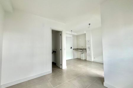 Studio à venda com 28m², 1 quarto e sem vaga Studio à venda com 28m², 1 quarto e sem vagaSala/Quarto