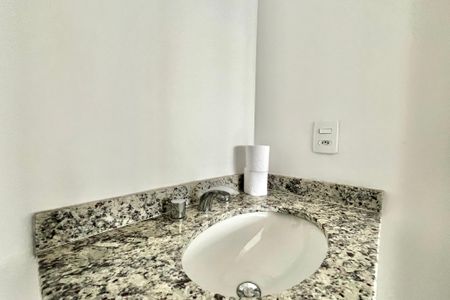 Studio à venda com 28m², 1 quarto e sem vaga Studio à venda com 28m², 1 quarto e sem vagaBanheiro