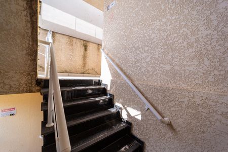 Apartamento à venda com 44m², 2 quartos e 1 vagaEscada