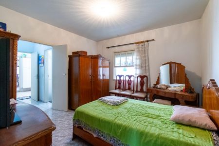 Casa à venda com 300m², 3 quartos e 3 vagascasa 2 / Quarto