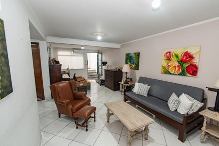 Casa à venda com 250m², 3 quartos e 3 vagasÁrea comum - Salão