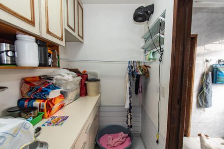 Casa à venda com 250m², 3 quartos e 3 vagasQuarto de serviço