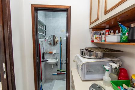 Casa à venda com 250m², 3 quartos e 3 vagasQuarto de serviço