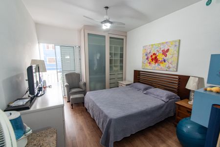 Casa à venda com 250m², 3 quartos e 3 vagasSuíte 2