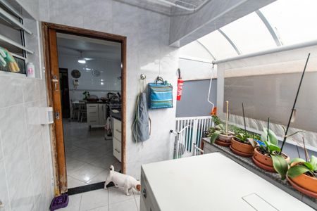 Casa à venda com 250m², 3 quartos e 3 vagasÁrea de serviço