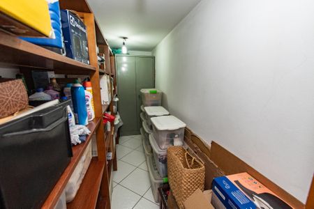 Casa à venda com 250m², 3 quartos e 3 vagasÁrea comum - Salão - Despensa