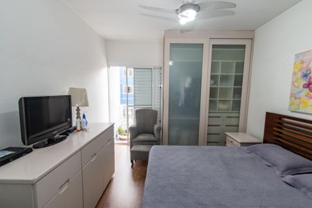 Casa à venda com 250m², 3 quartos e 3 vagasSuíte 2