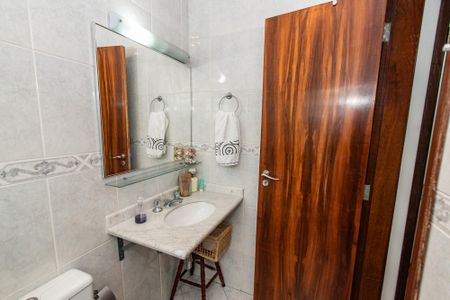 Casa à venda com 250m², 3 quartos e 3 vagasBanheiro da suíte 1