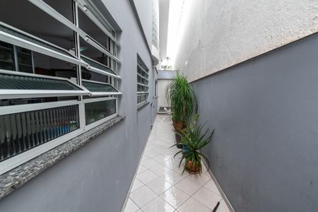 Casa à venda com 250m², 3 quartos e 3 vagasCorredor