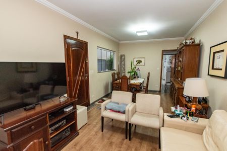 Casa à venda com 250m², 3 quartos e 3 vagasSala