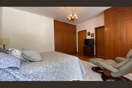 Casa à venda com 380m², 3 quartos e 4 vagas Casa à venda com 380m², 3 quartos e 4 vagasFoto 32