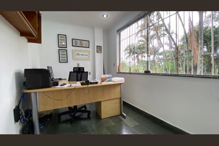 Casa à venda com 380m², 3 quartos e 4 vagas Casa à venda com 380m², 3 quartos e 4 vagasFoto 24